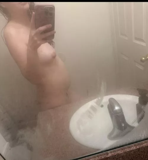 5 months preggo and craving sex like a mf!!! by Moniqueg1990