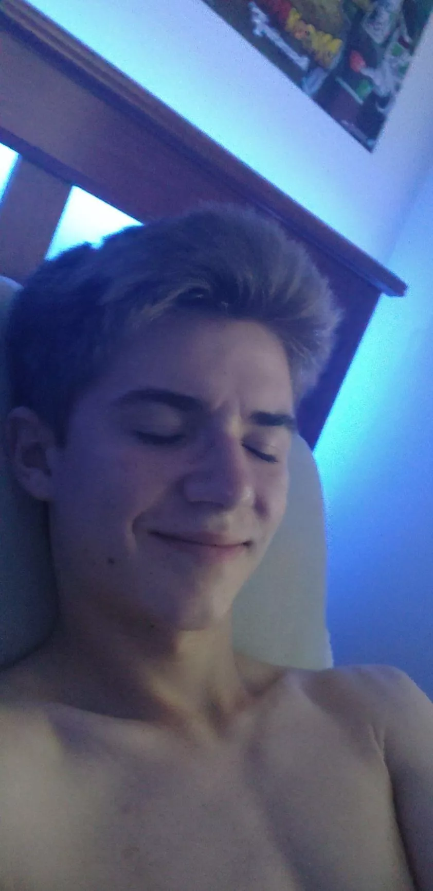 Anyone wanna learn to play pal world together while we get to know each other posted by Gayteenjason