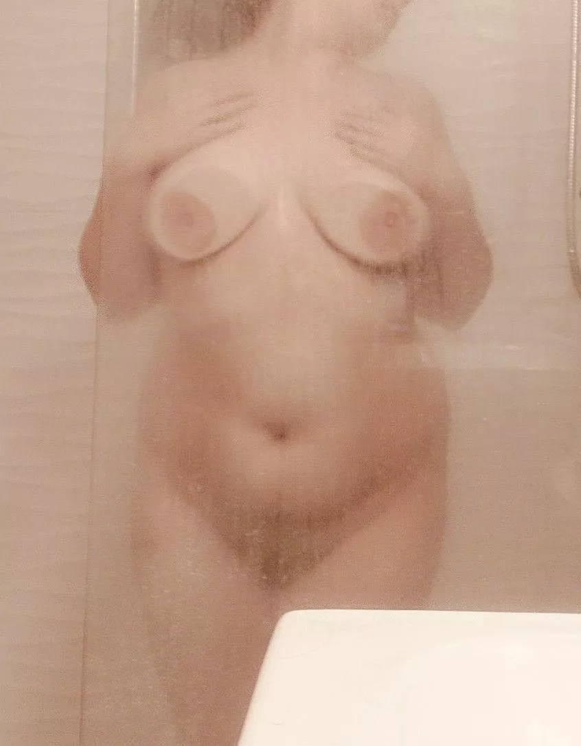 Be nicer if someone was behind me in this 😩 posted by lovemyash