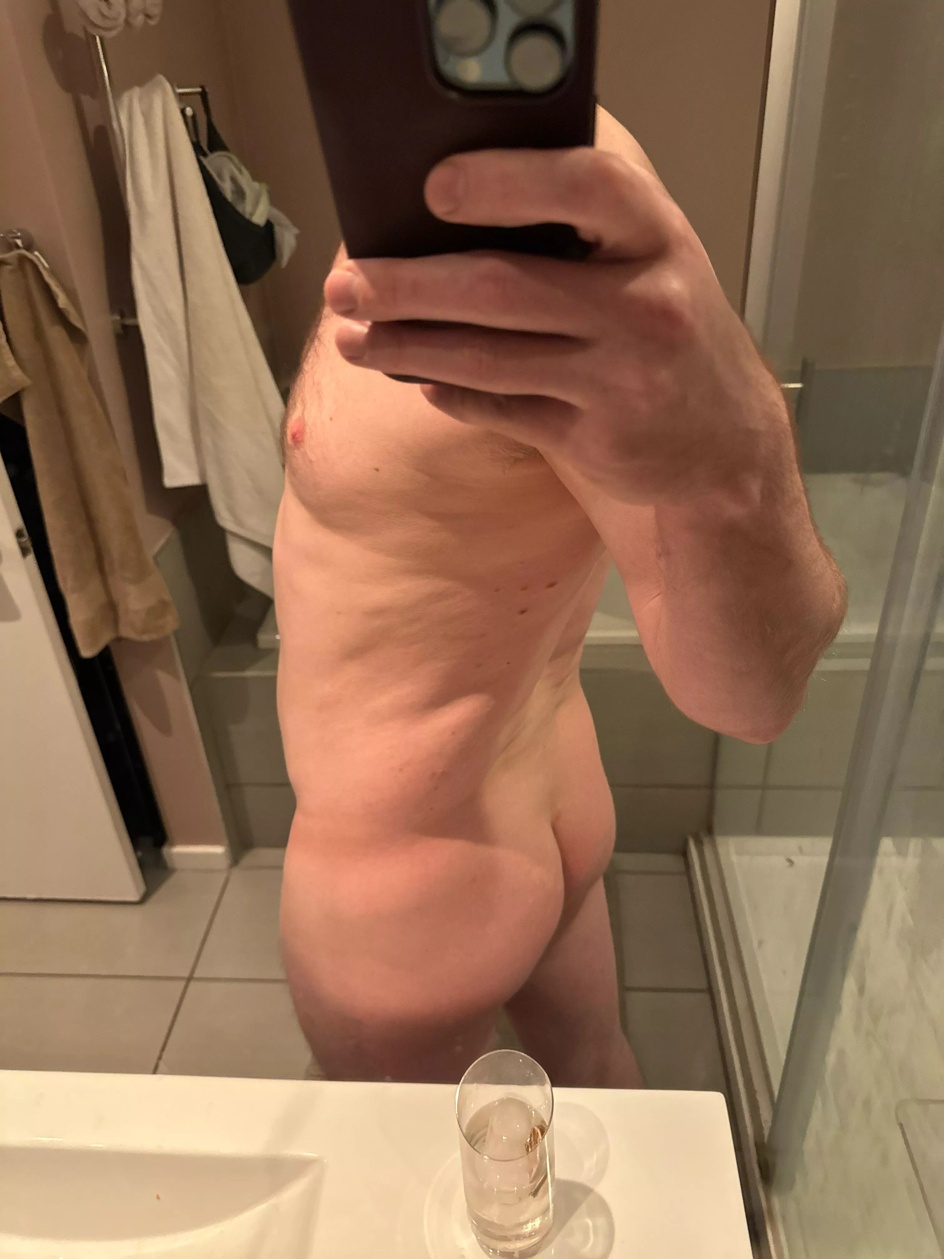 Bi (39) gin tonic and ass 😼 posted by BiPinkMan