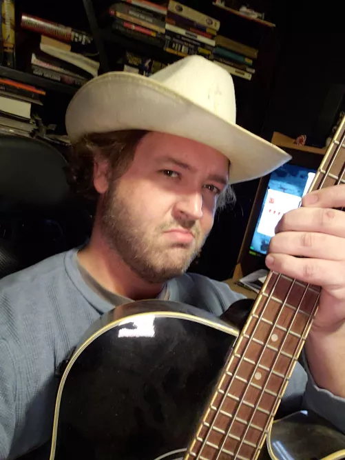 Bi guy checking in, happy Sunday by john917918