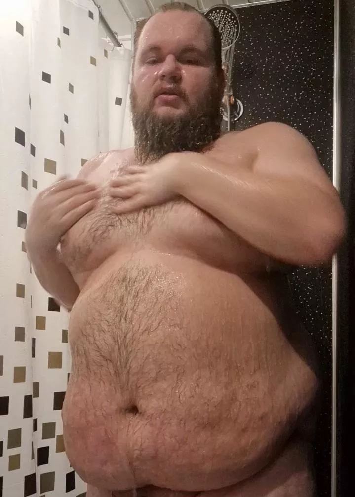 Big chubby Scottish guy having a shower posted by hugs_and_chrises