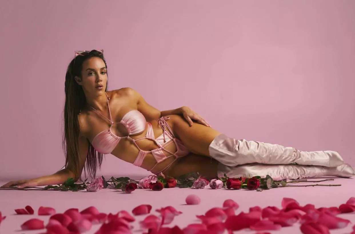 Chelsea Green posted by NoOne-Really11