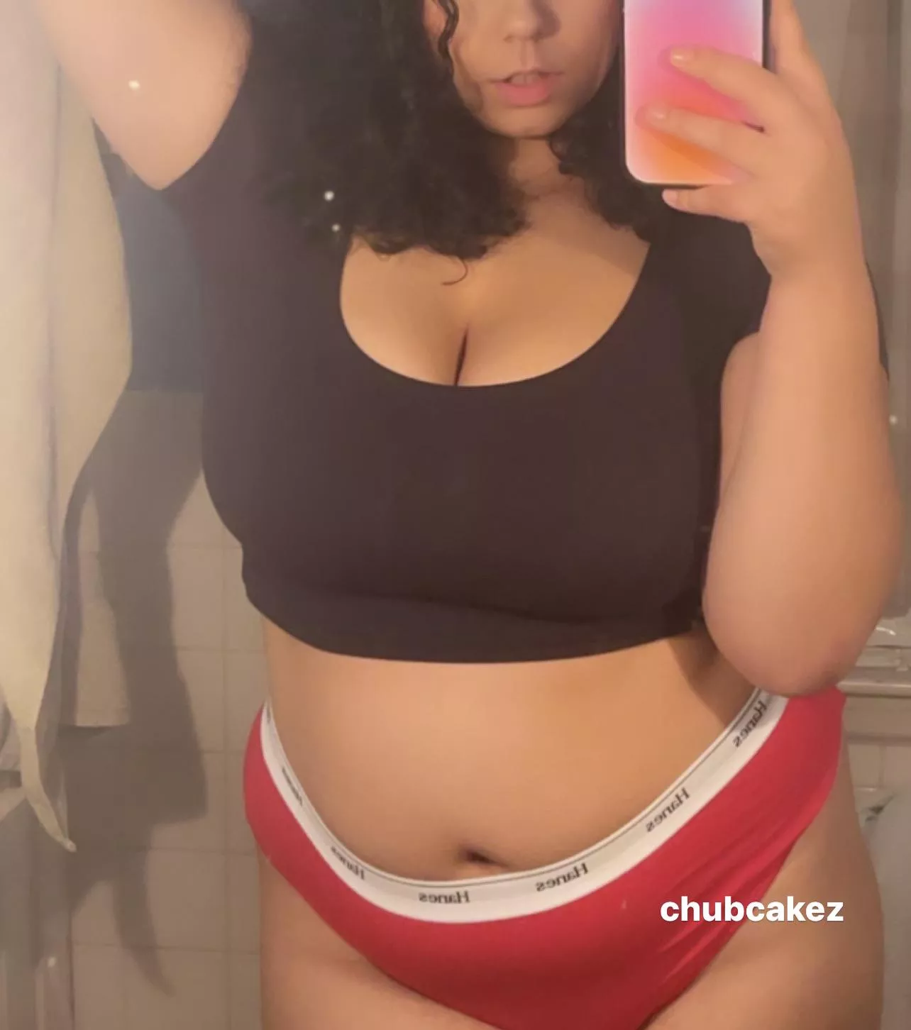 Curvy 💕 posted by Humble-Ad-6620