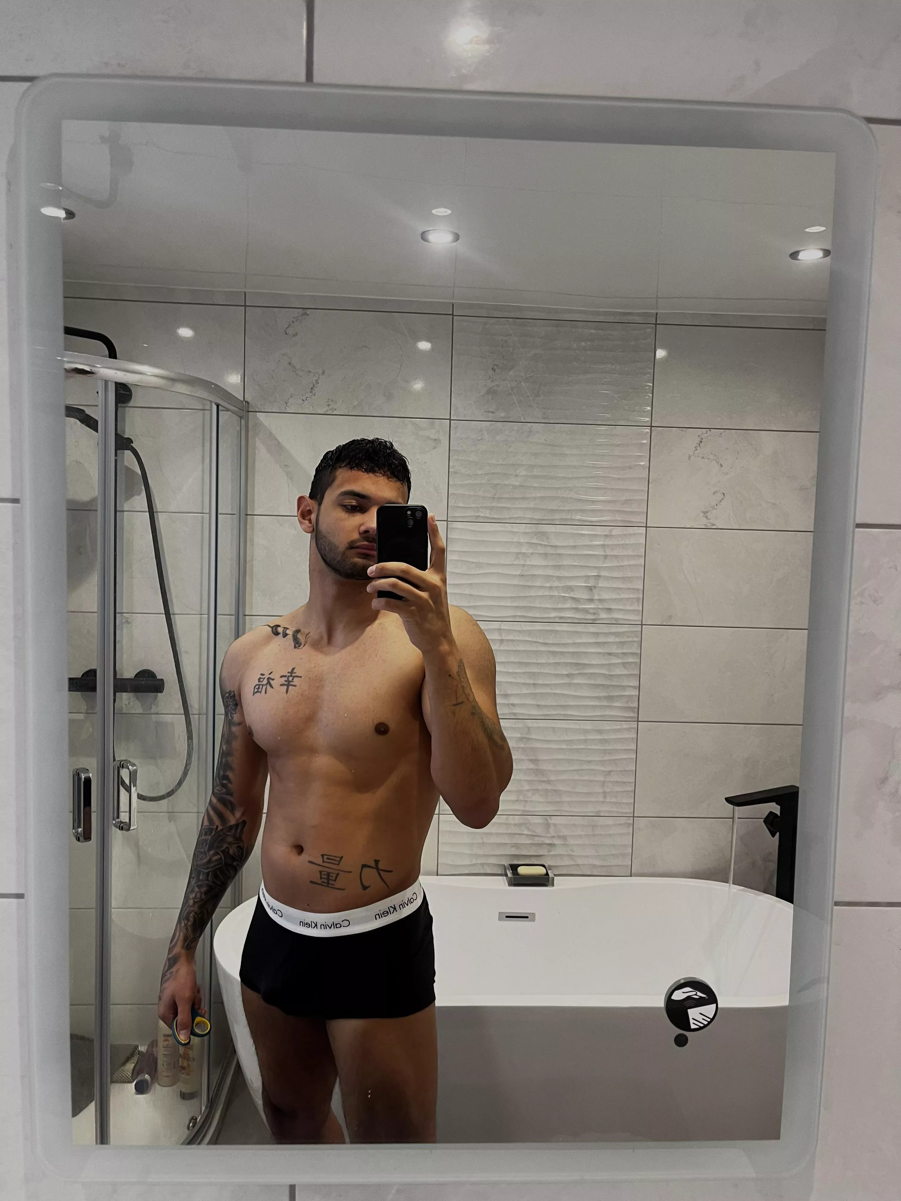 Cut my own hair 😅 posted by Hendy_0