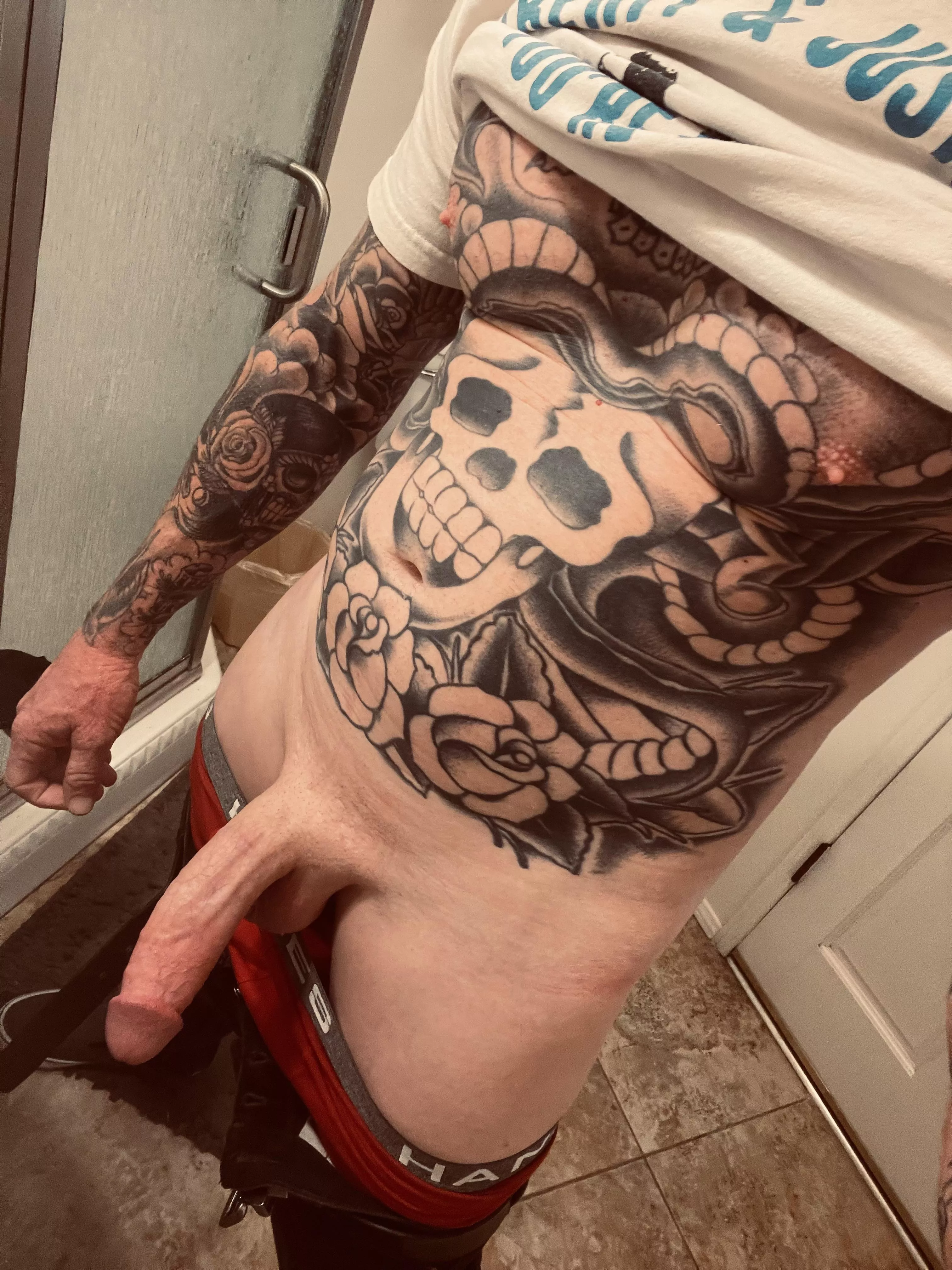 Hand or mouth? posted by ShoddyAccident3119