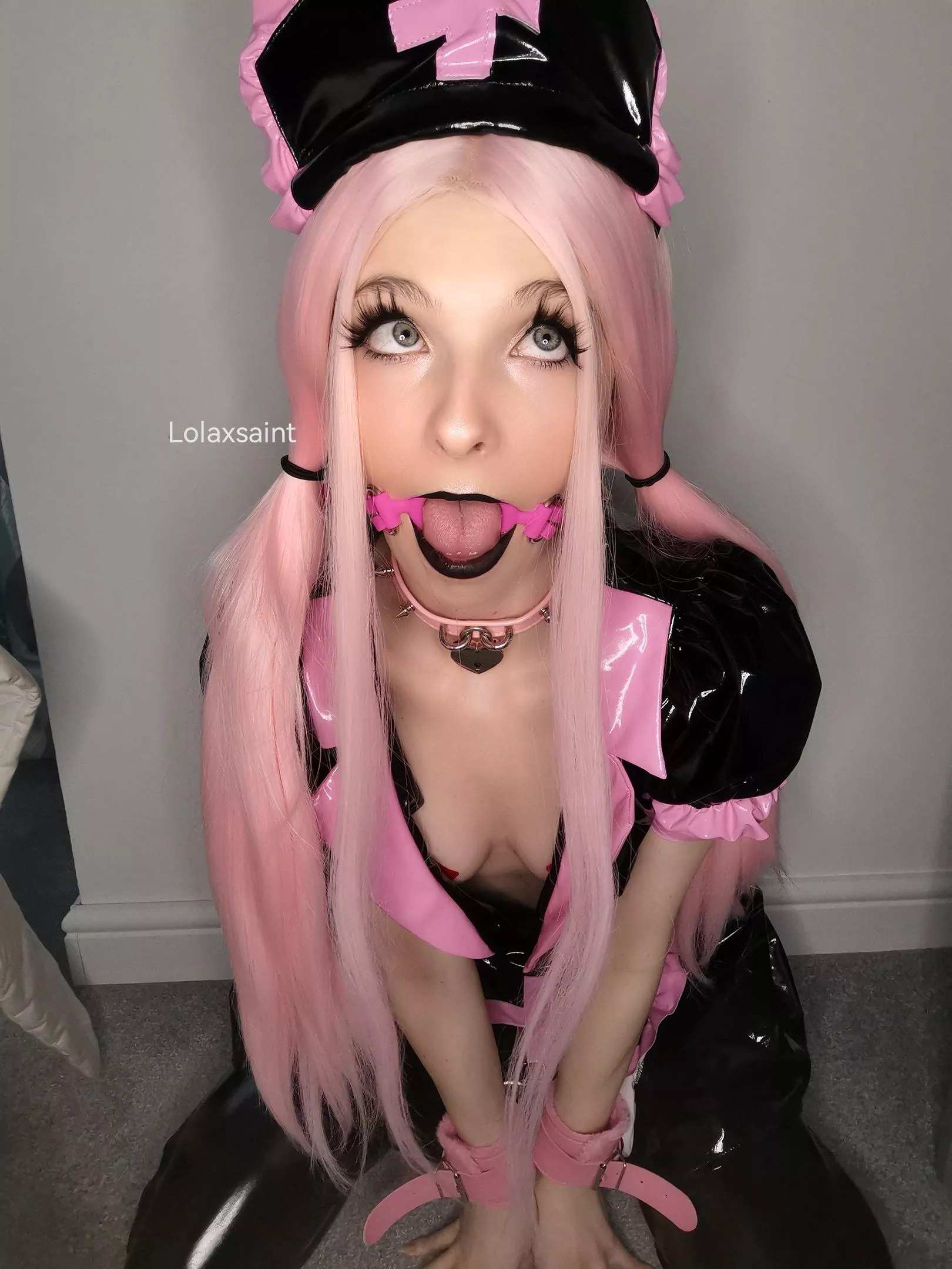 I don't think I'm going to fit much in my mouth posted by lola__saint