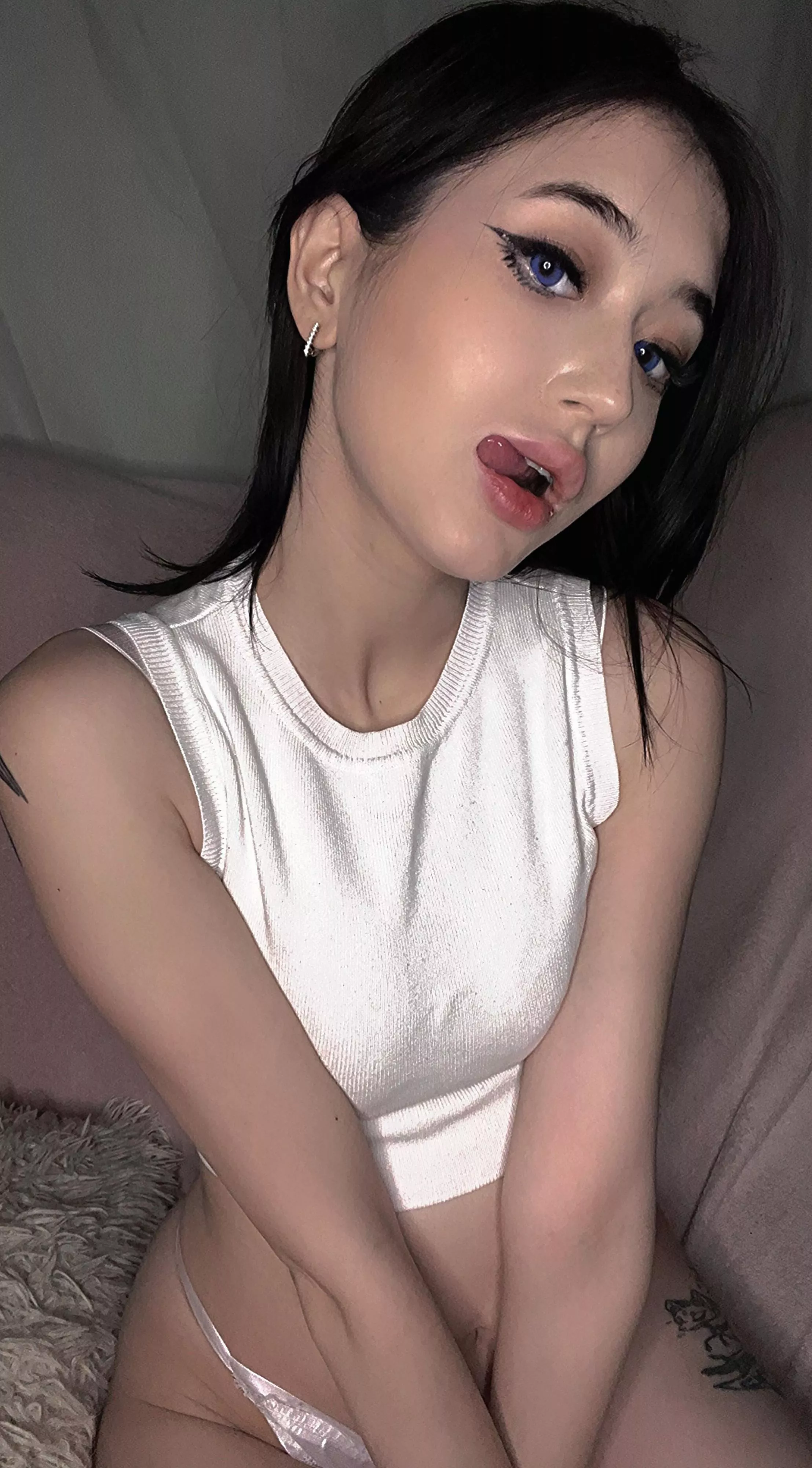 I will wait for you like this at home... posted by Spofye