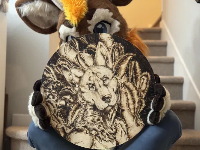 I woodburned a wolf! 🐺🪵🔥 by Zaverose