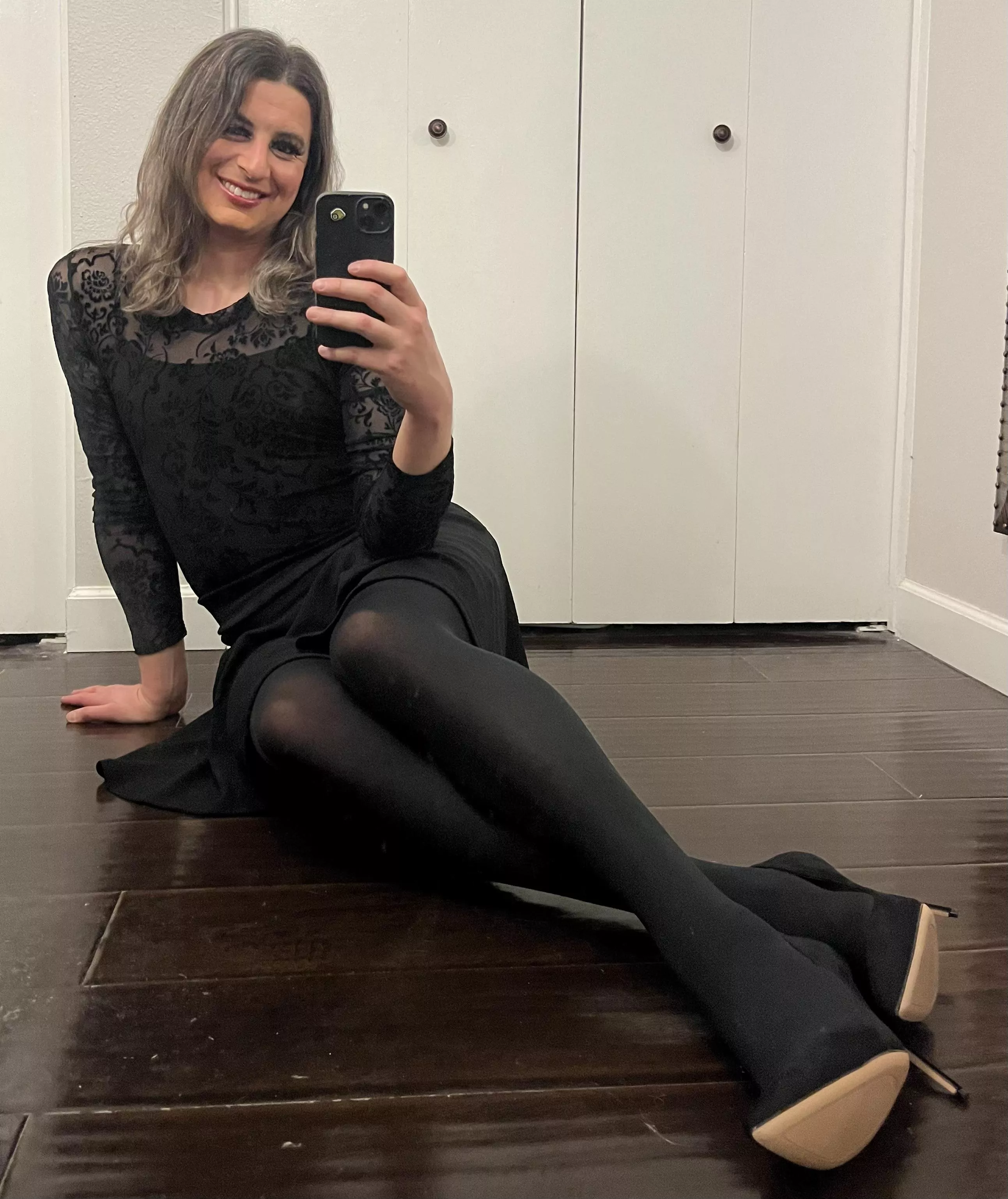 Lady in black posted by dwide-schrude-amish