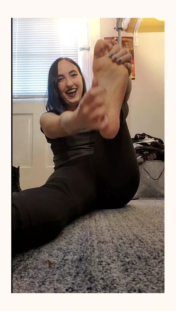 My big goth soles are super ticklish, shame K have nobody to tickle me posted by Significant-Run5065
