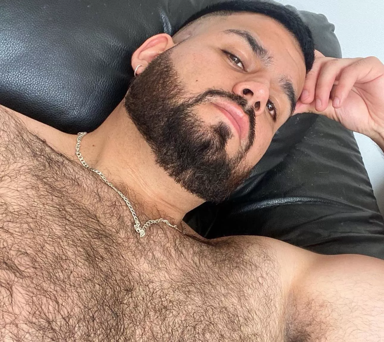 New here posted by Apprehensive-Music-6