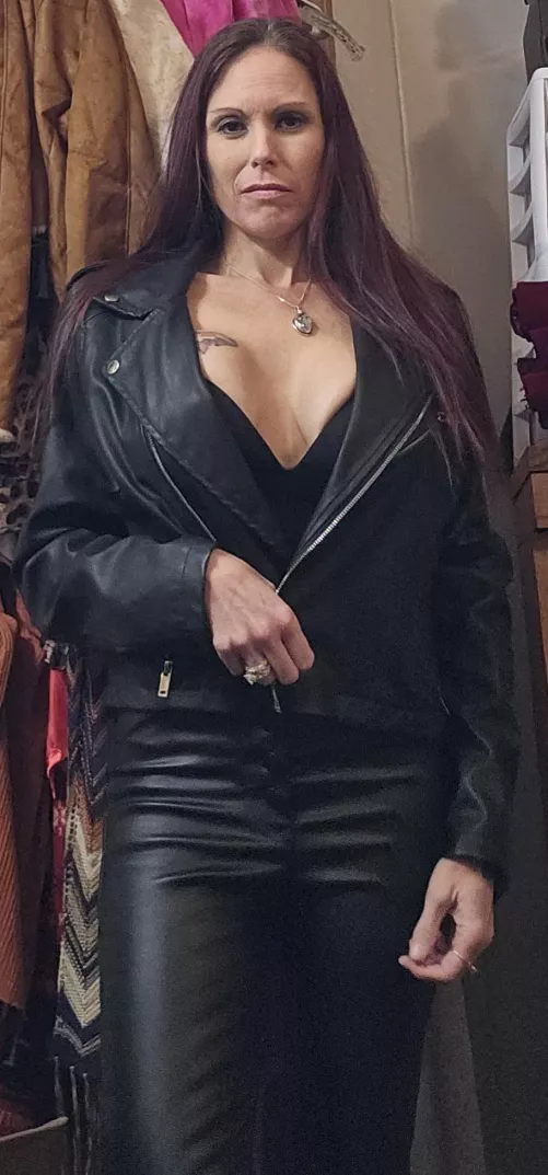 Night out, one of my favorites. by luna_dawn69