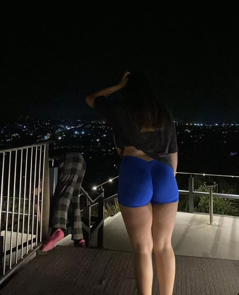 Nighttime is the perfect time to show off your ass posted by GeorginaAleLim