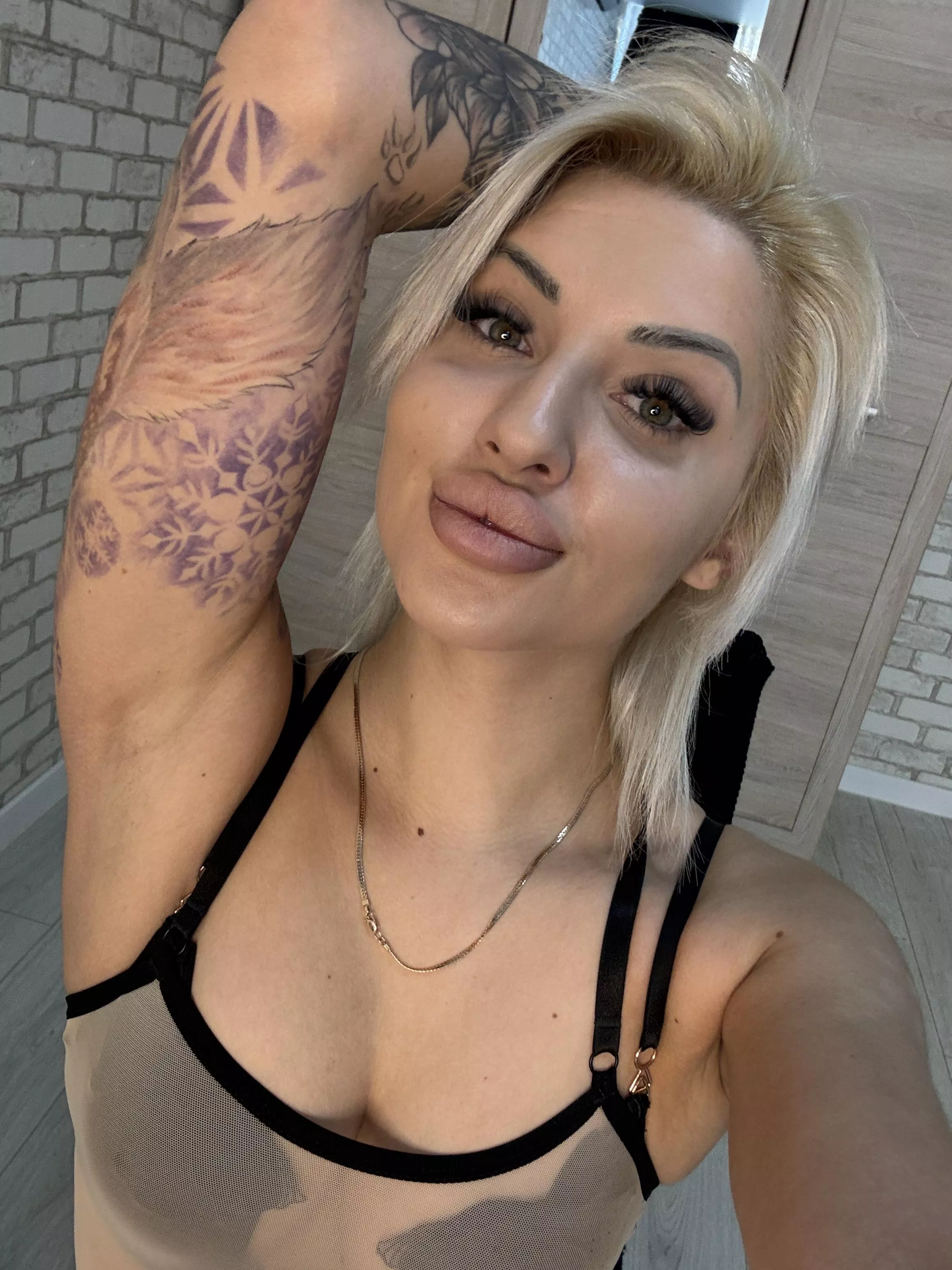 Skip breakfast, eat me instead 😋 posted by emimur