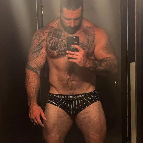 Think they know there’s a big ginger dick under these tight short? by dylanmarkss