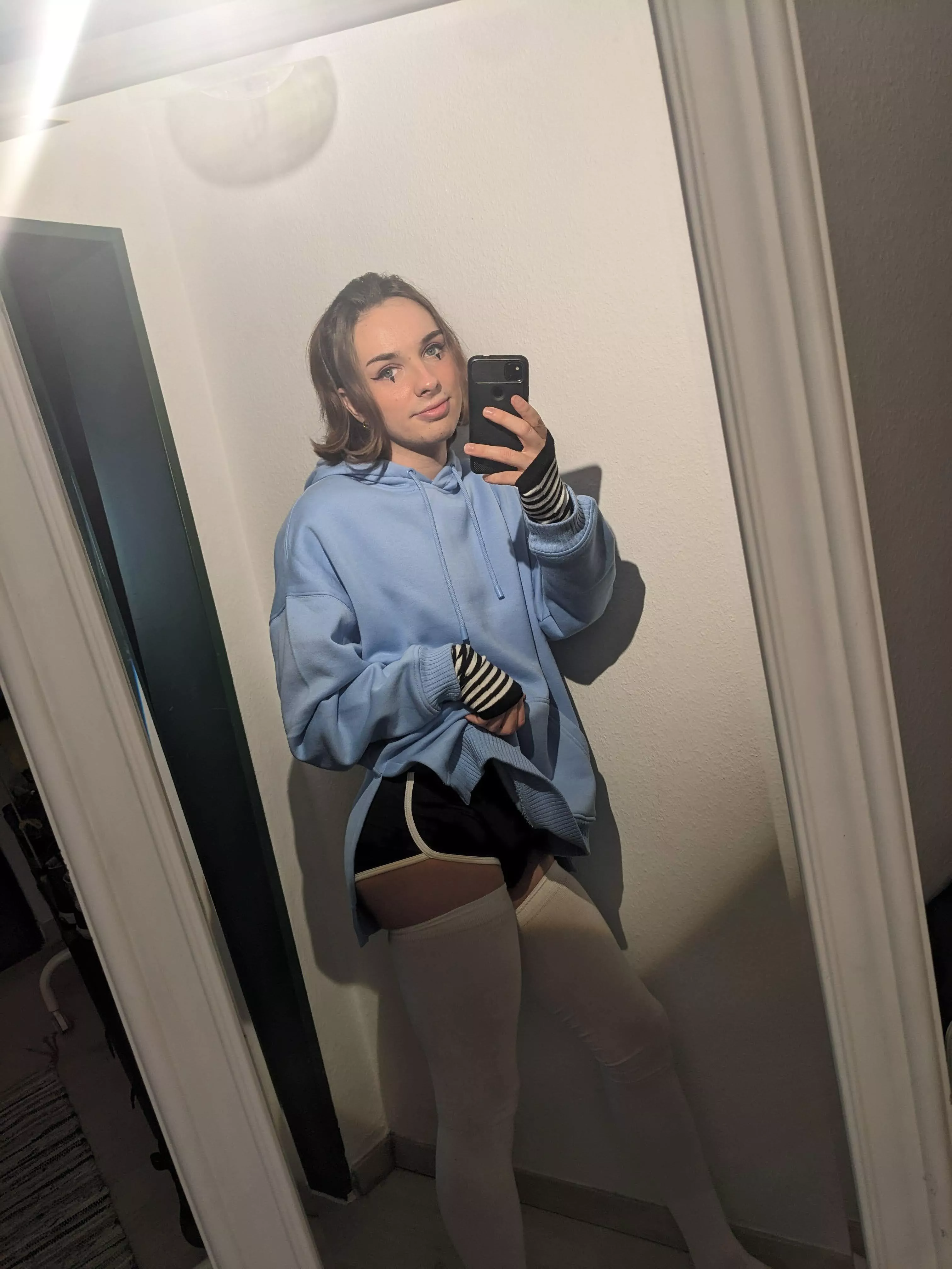 went to the bowling alley yesterday 🎳😇 posted by Donut_Creamfilled