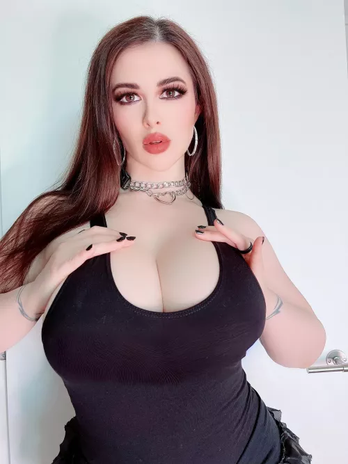 What colour are my eyes? by larkinlovexxx