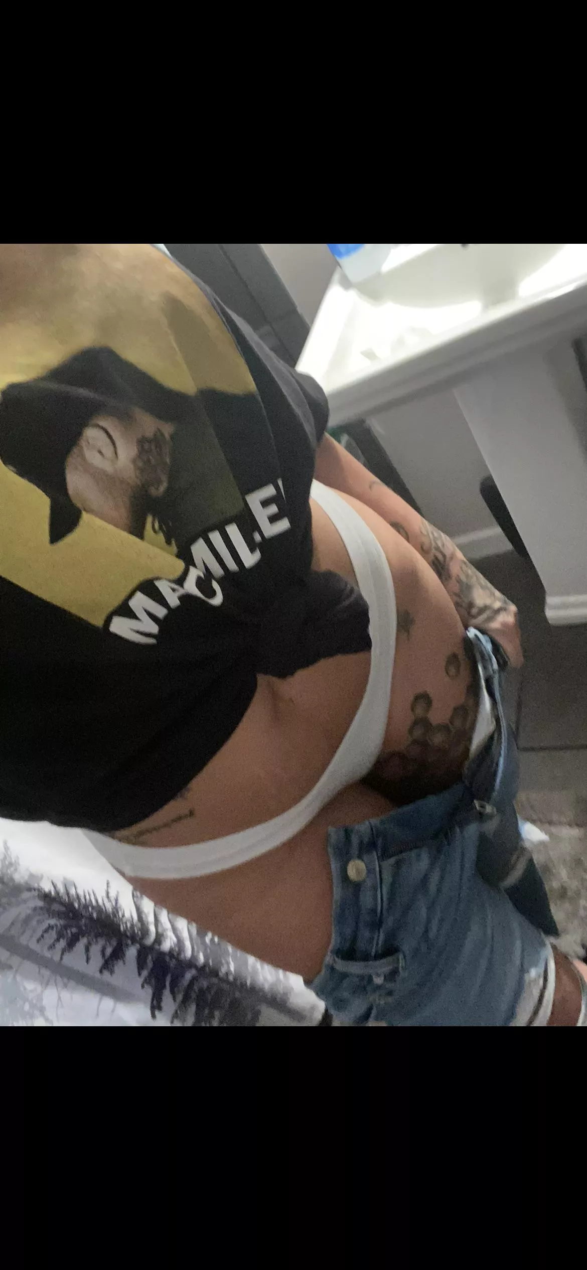 White posted by ReplacementCalm7521