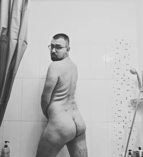 Who want's to join me in the shower, and fulfill my bi curiosity? Just be queit, my wife is in the bedroom 🤫 by Low_Cauliflower7238