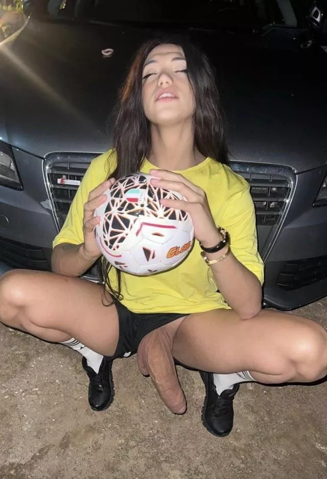 Who wants to learn how to play with balls? posted by WhichOrange7159