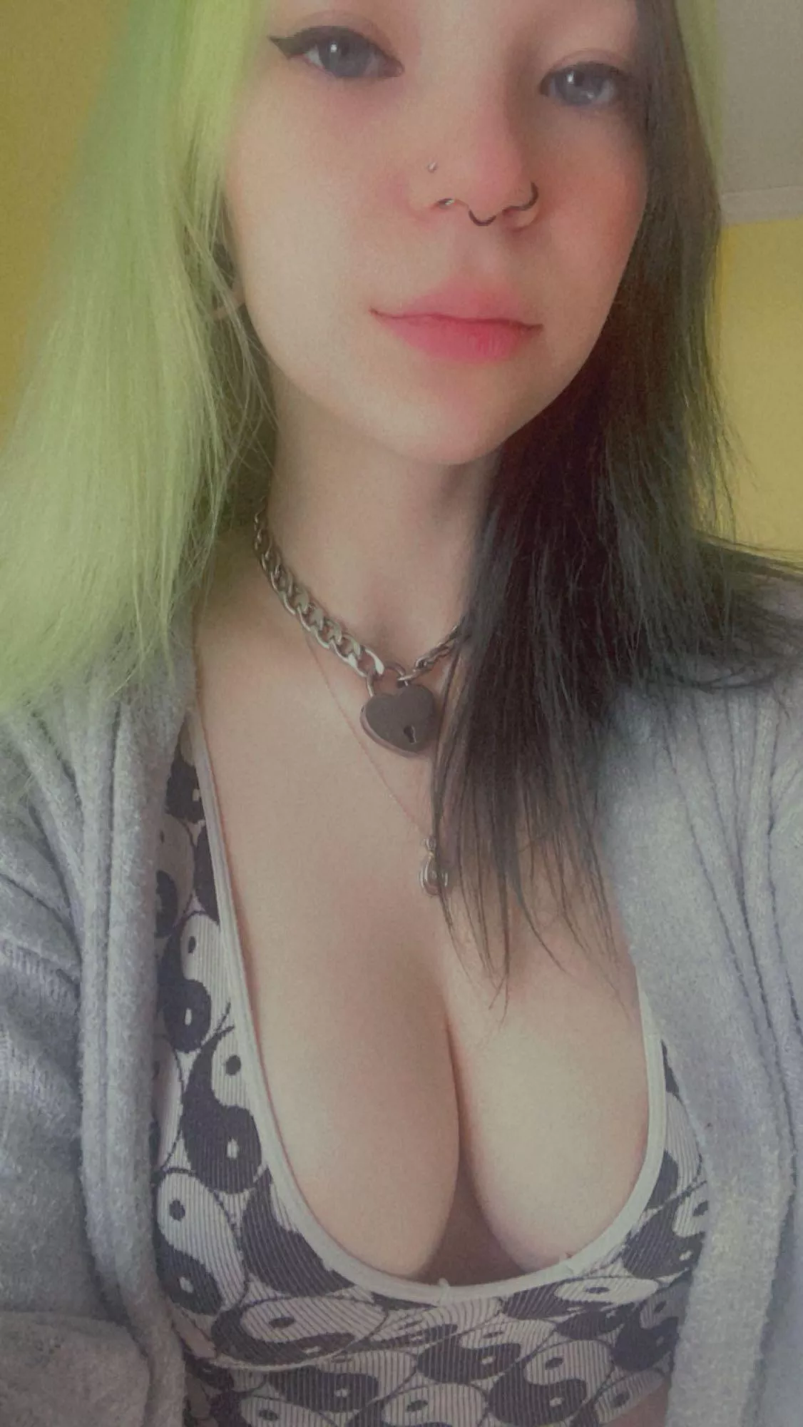 Alt wife posted by gare992