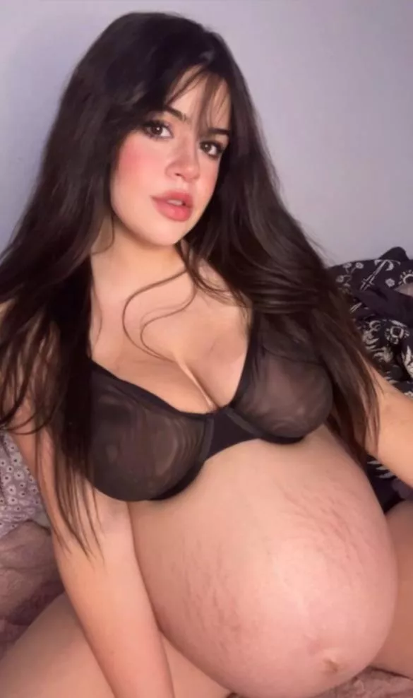 Am i a sexy preggo? Or no? posted by Less-Income326