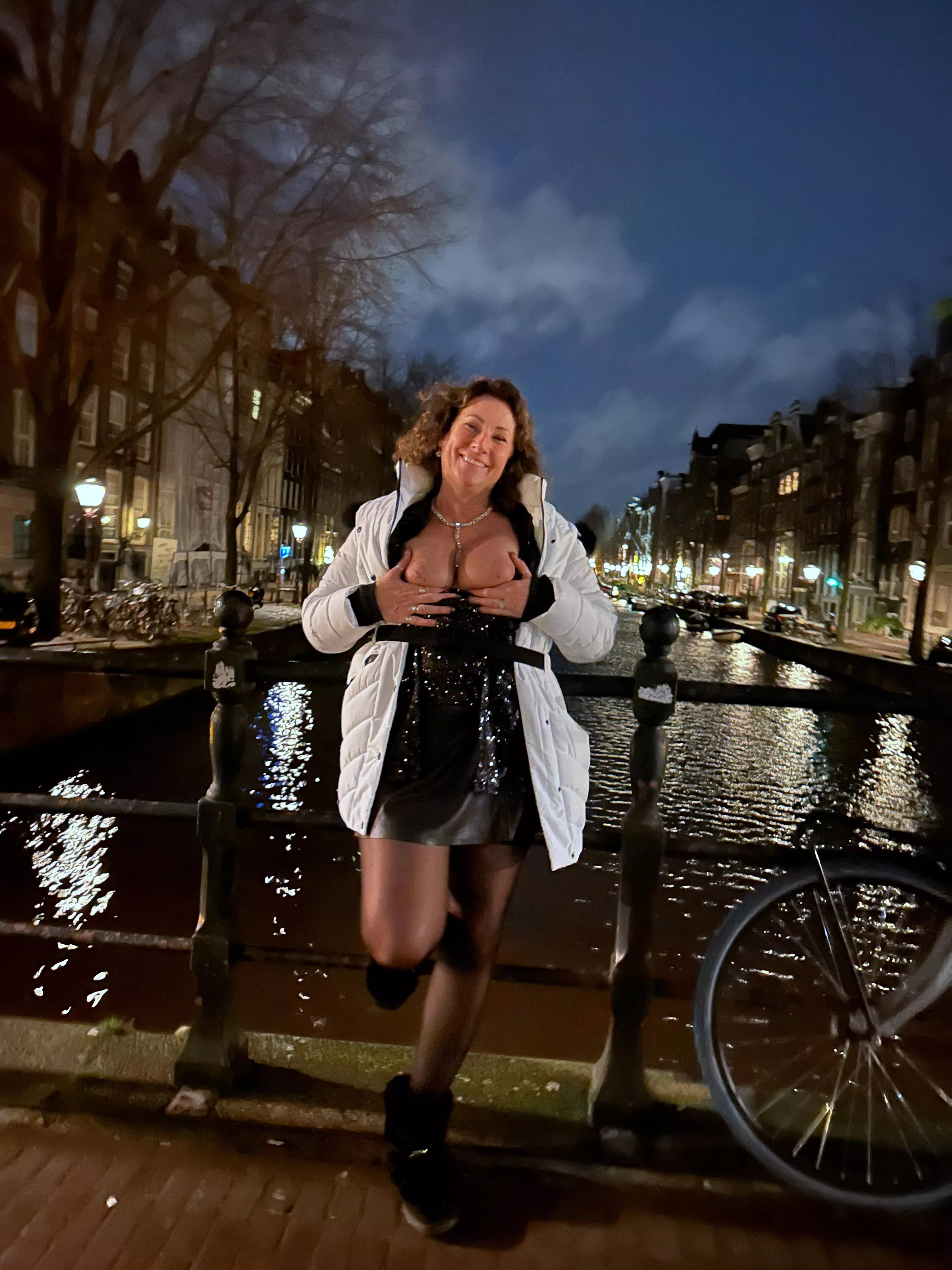 Amsterdam canal flash posted by CrazyBiCoupleMW