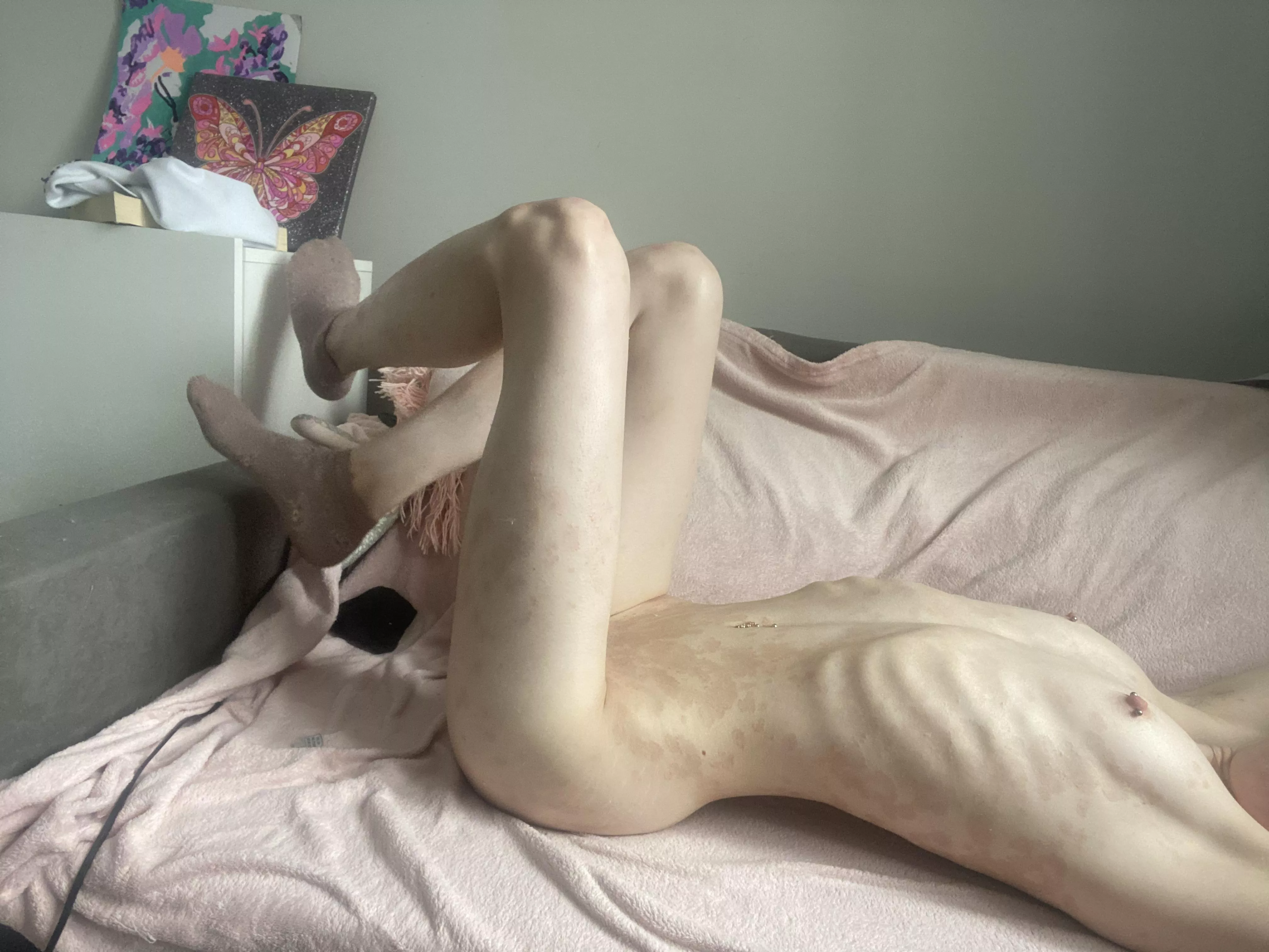 anyone wants to lie by me posted by Niamh_TA