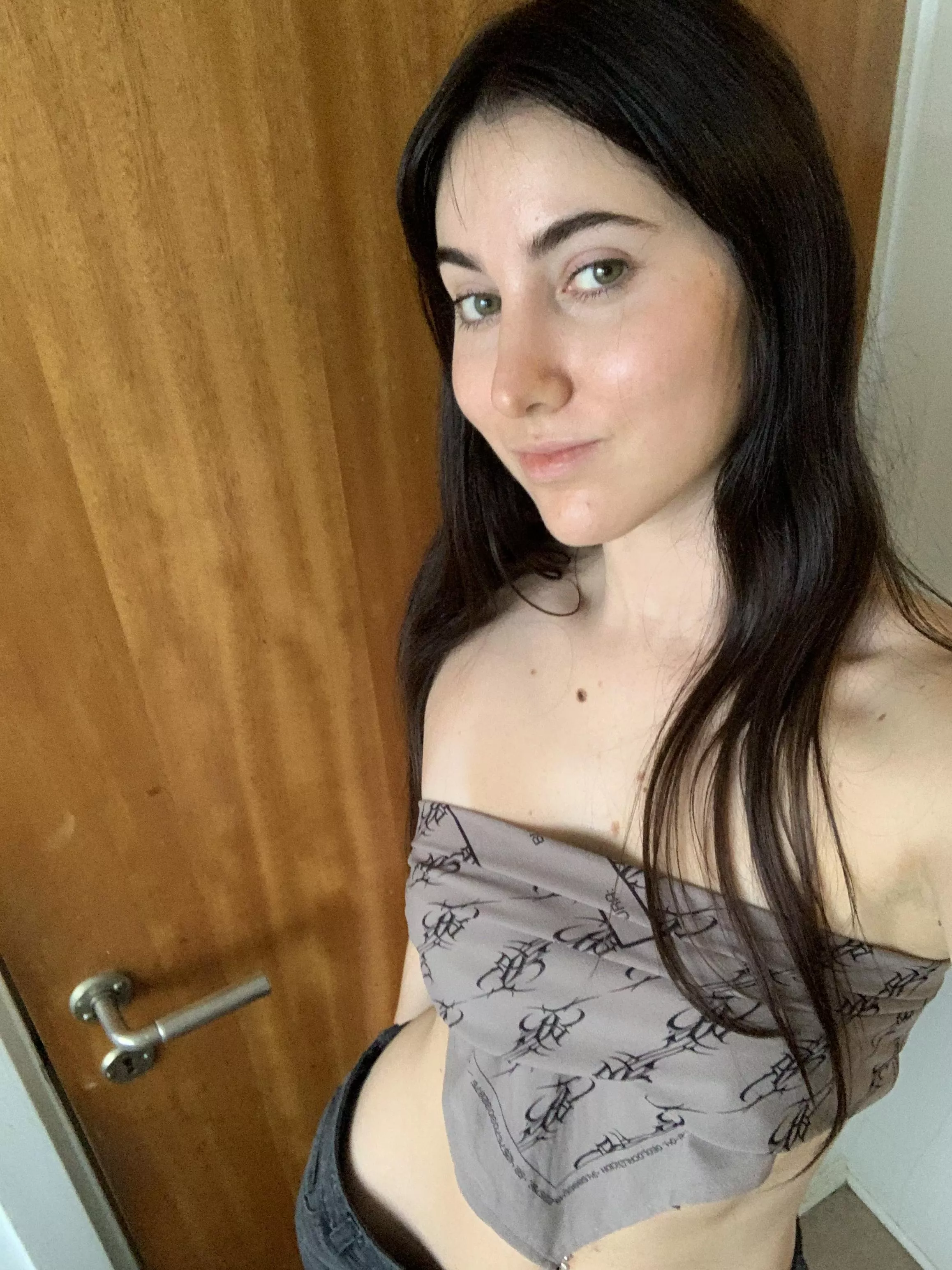 Be honest, am I hot enough to be yours? F19 posted by warhead20002