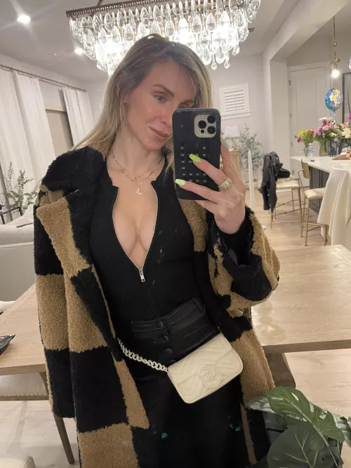 Charlotte Flair by dishonourableprince