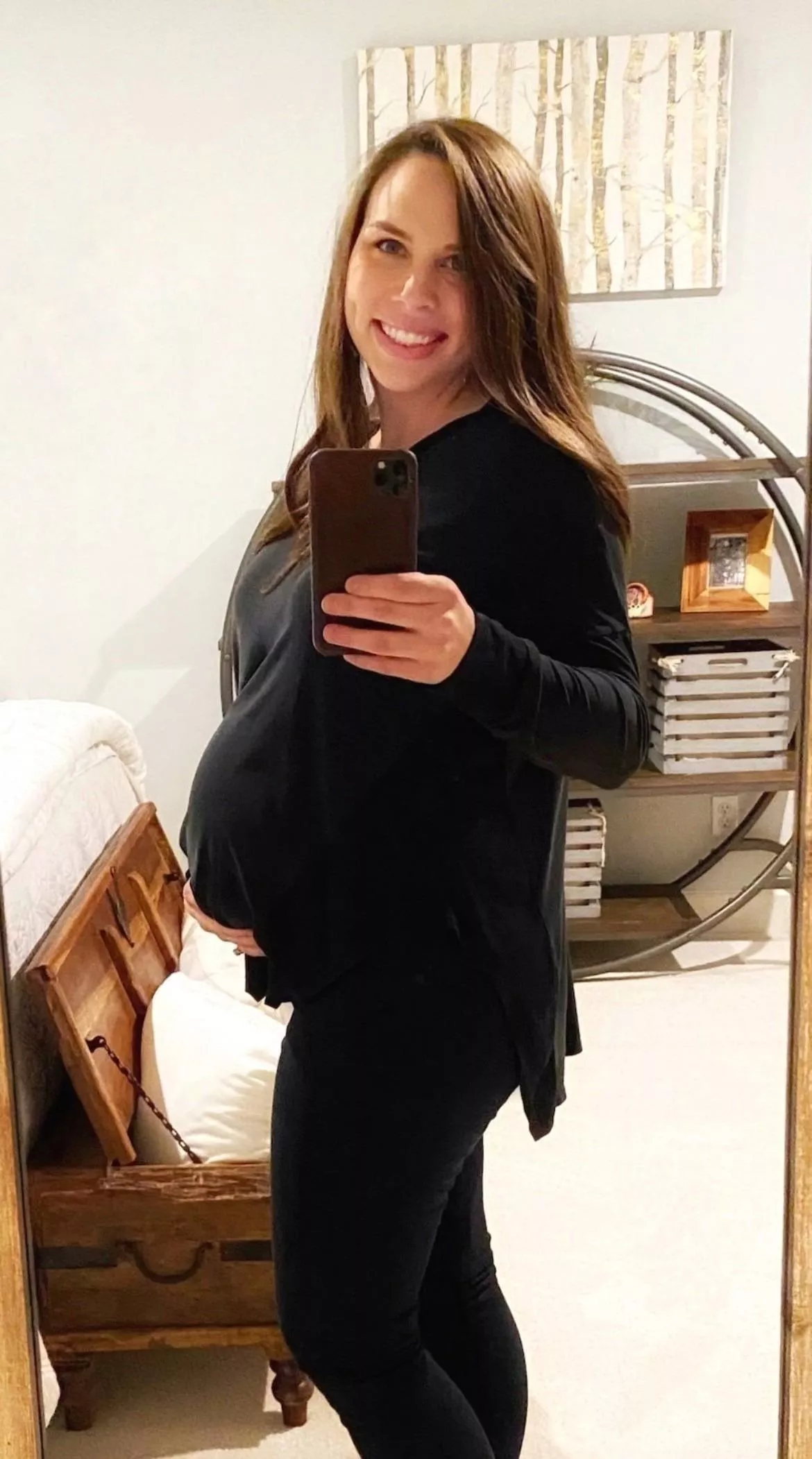 Clothed pregnant belly posted by Dieharrrd