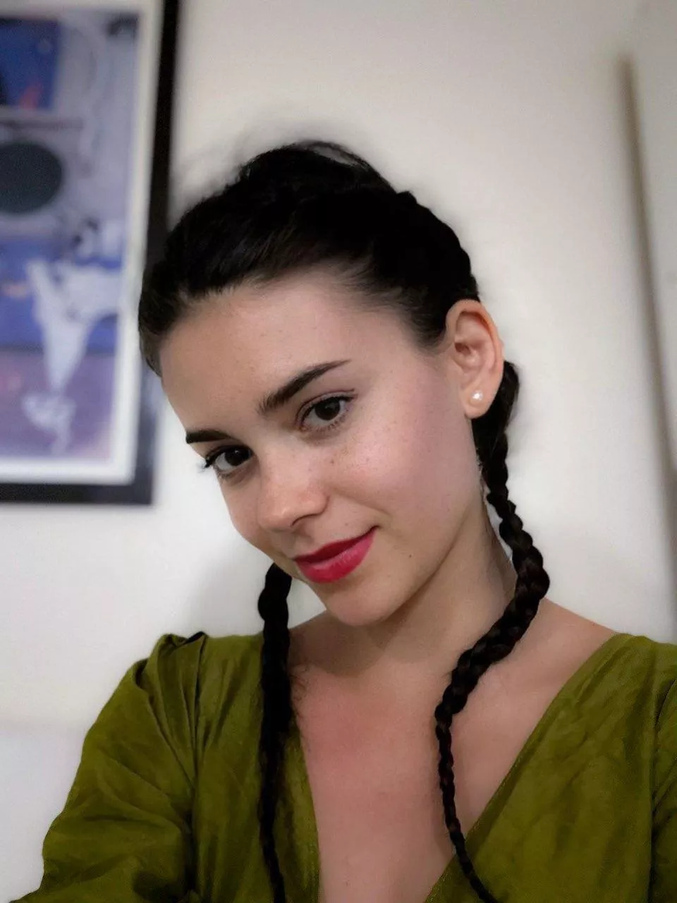 cute harpist IUTR 🎶 posted by Cynthia_Elizabeth