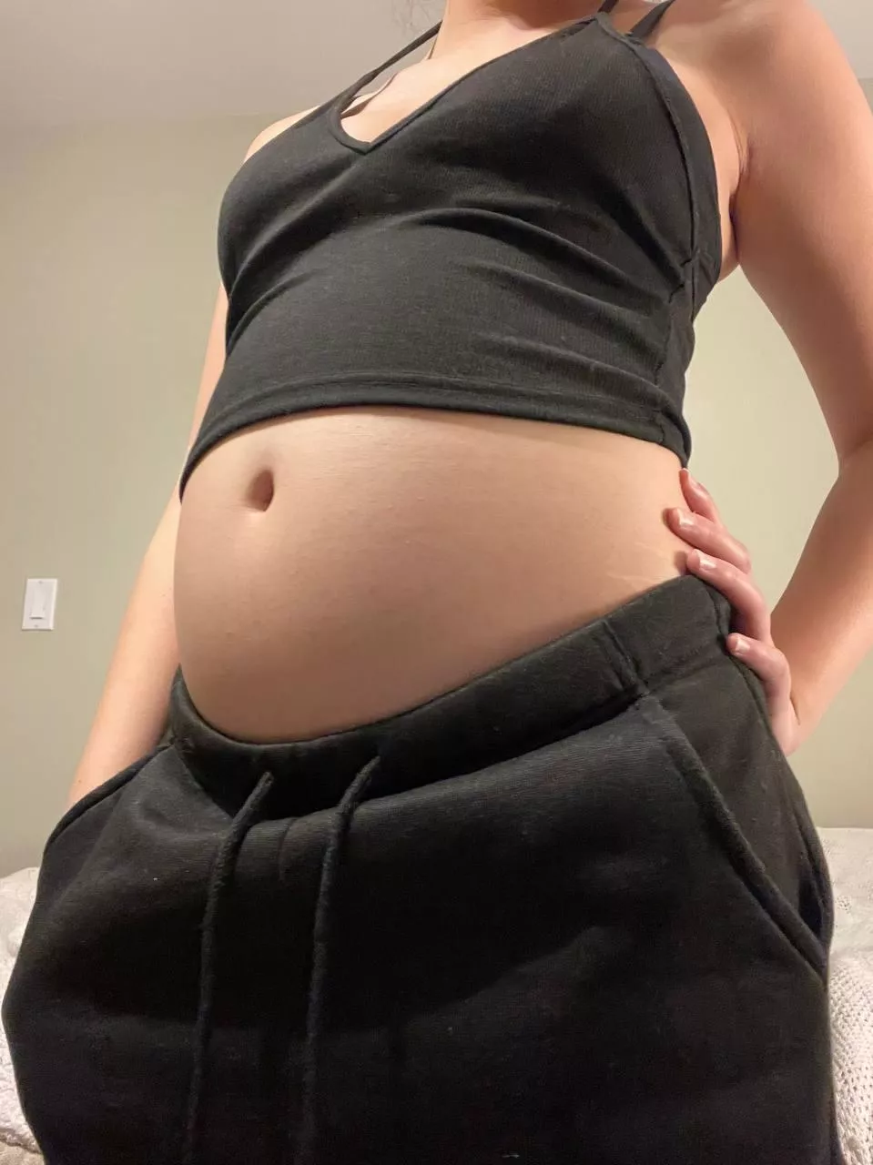 Feedee stuffs her stomach with pancakes until she’s shaped like a ball… posted by fatteninglily