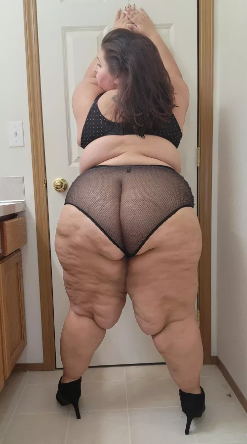 Get Cheeky with me 🥵💦 by risaroo27