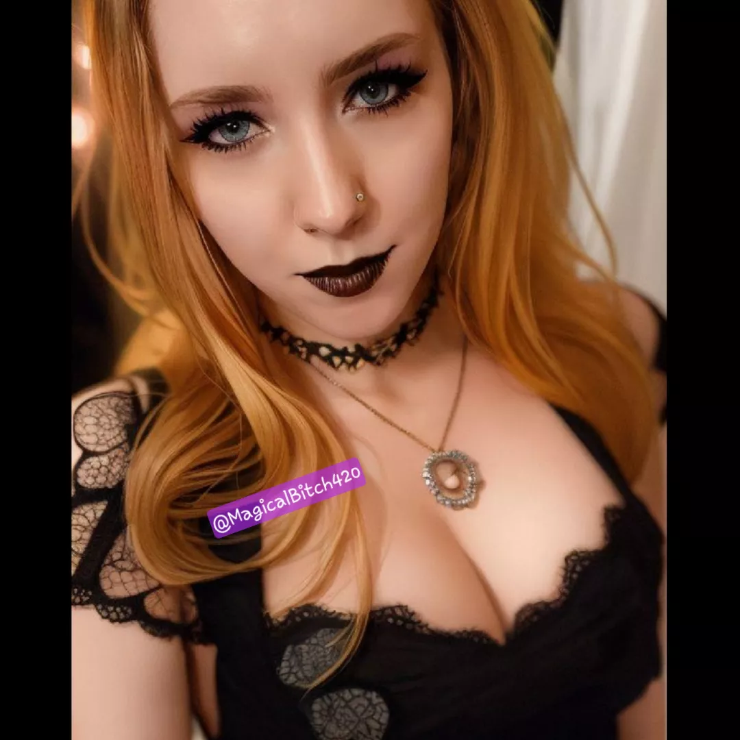 Gothic Goddess posted by MagicalBitch420
