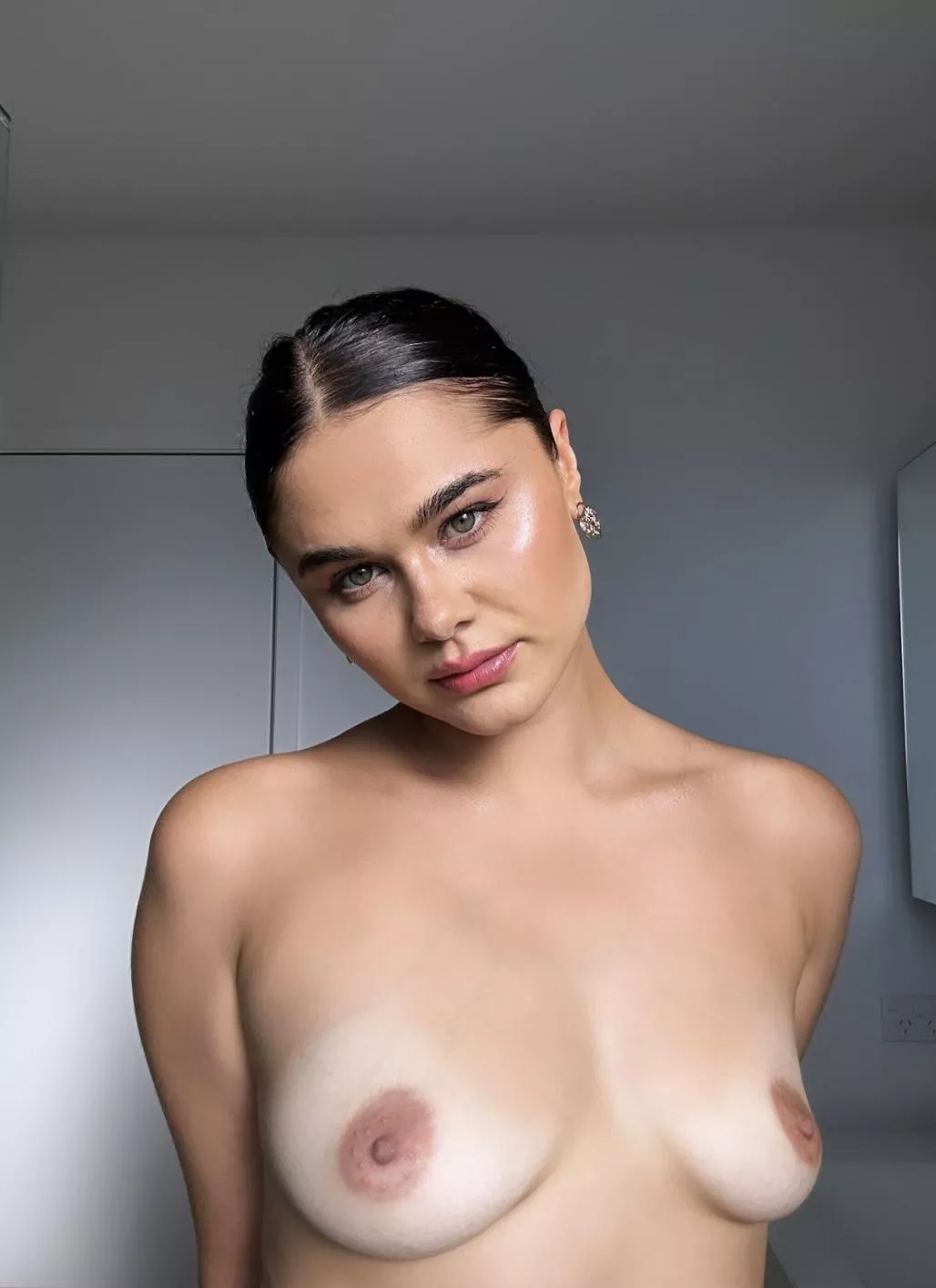 guys my age think I have saggy boobs for my age posted by Pink_LOvere