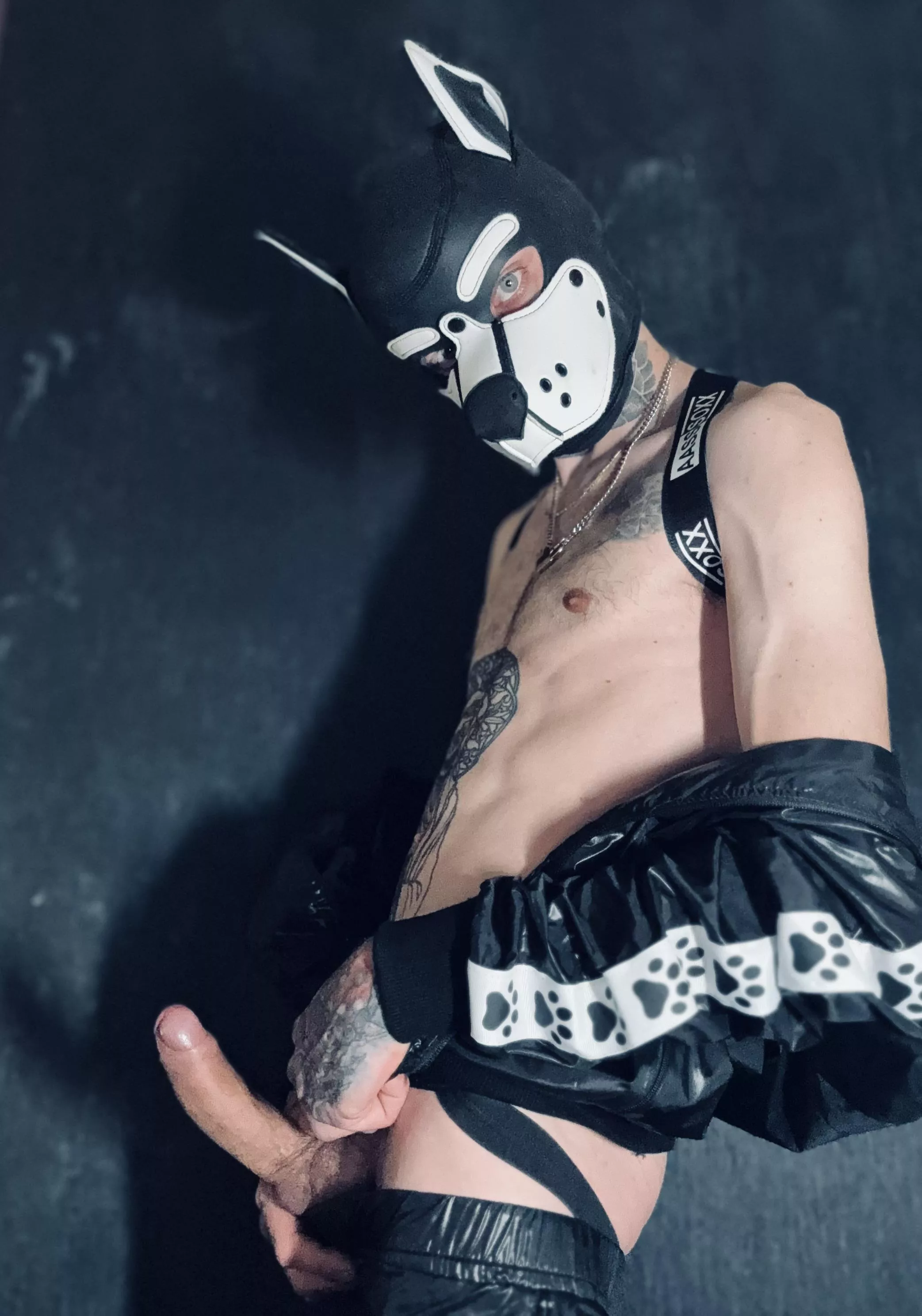 Hey i've got a bone to chew, wanna taste ? 🦴🐾 posted by Urbex_Pup