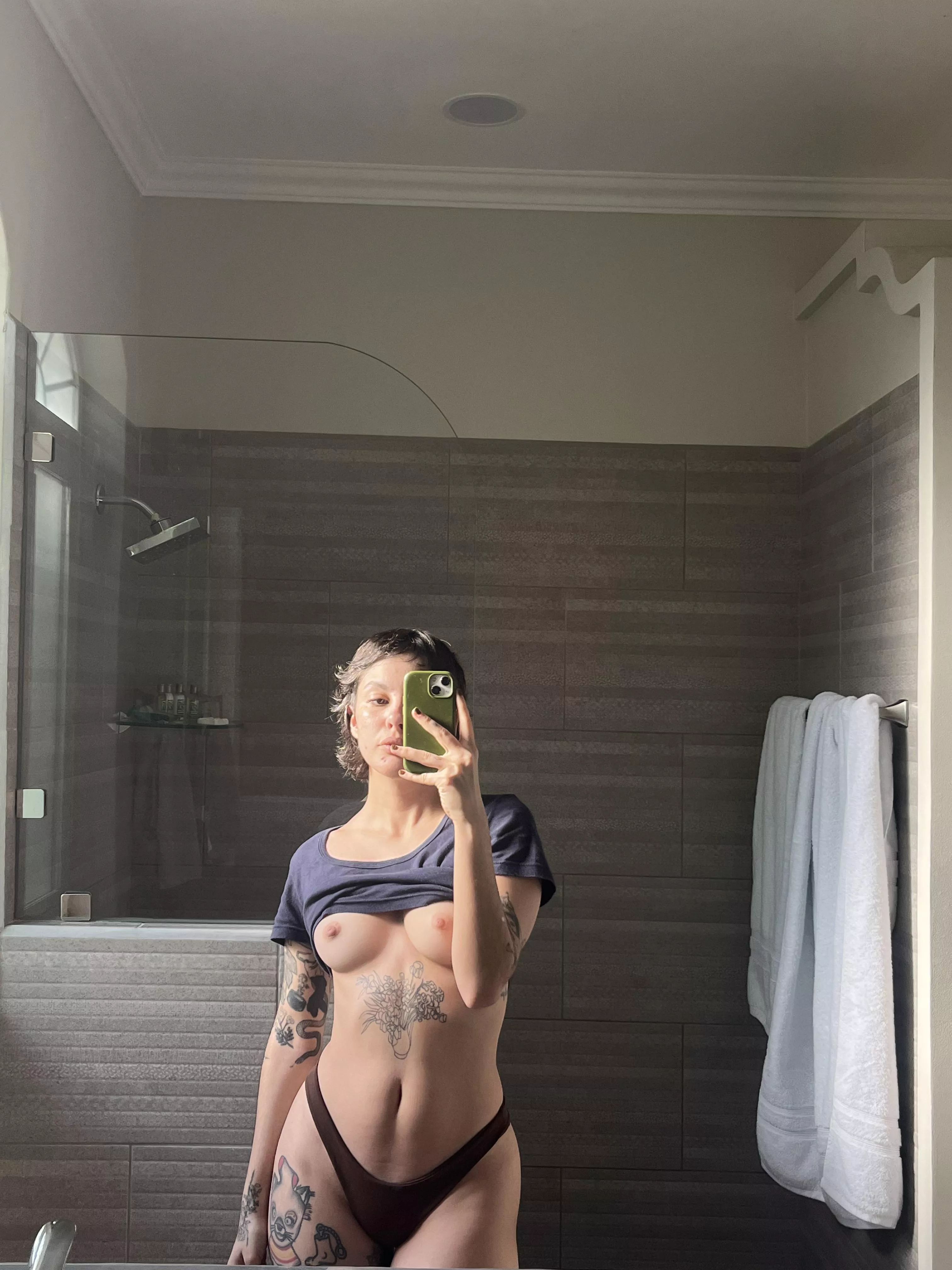 hopefully this nude will help with your sunday scaries 🤞🏼 posted by hellosofi