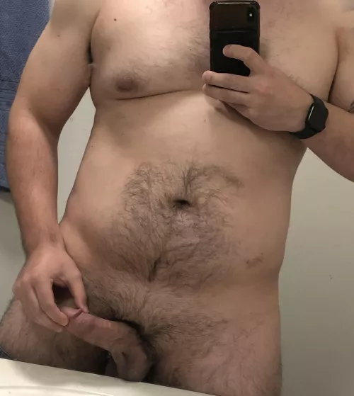 How’s my dadbod looking?(31) by Federal-Demand-9190