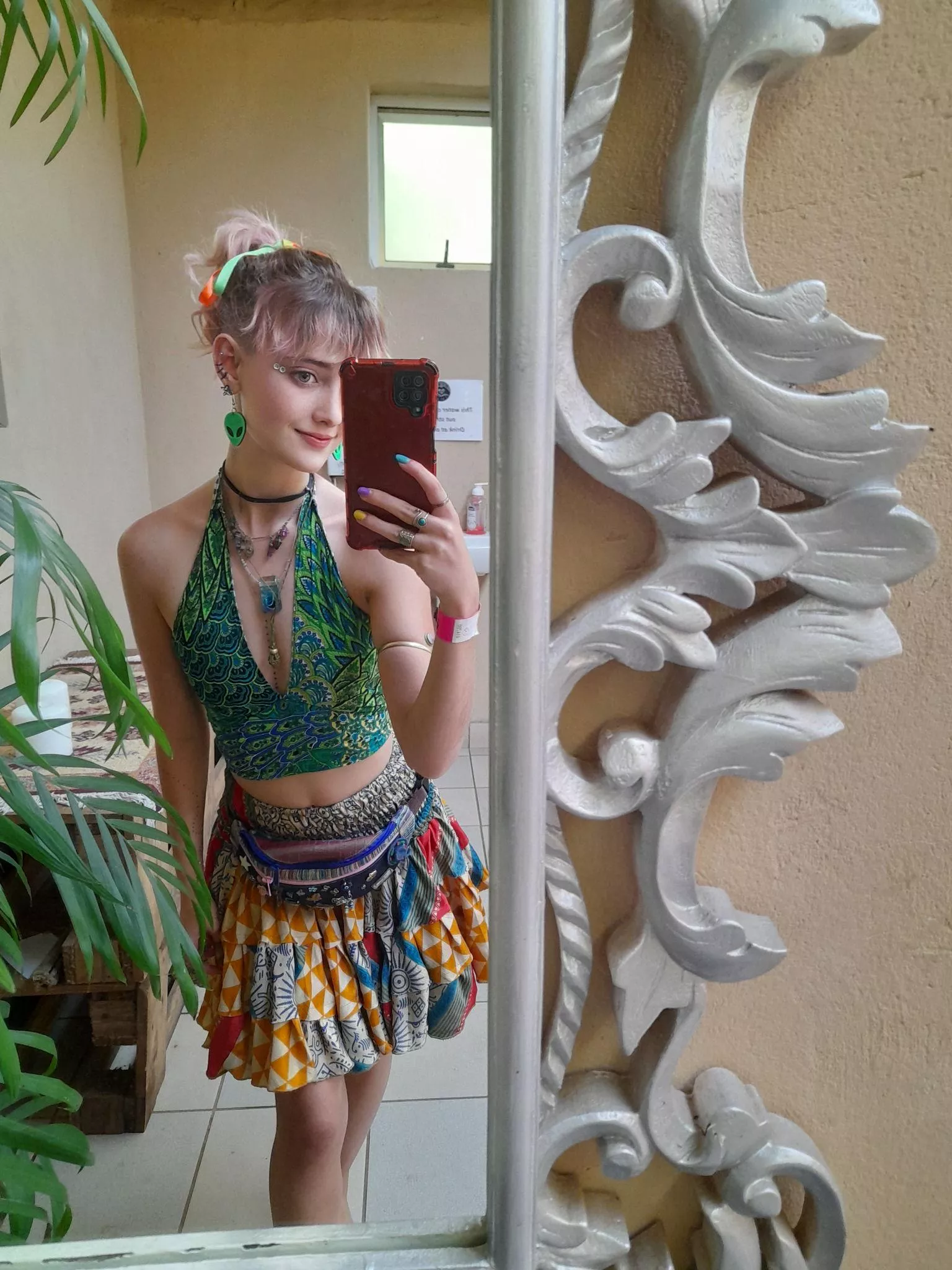 I embody sexy without crossing into vulgarity – a graceful allure. F18 posted by kissesglitter