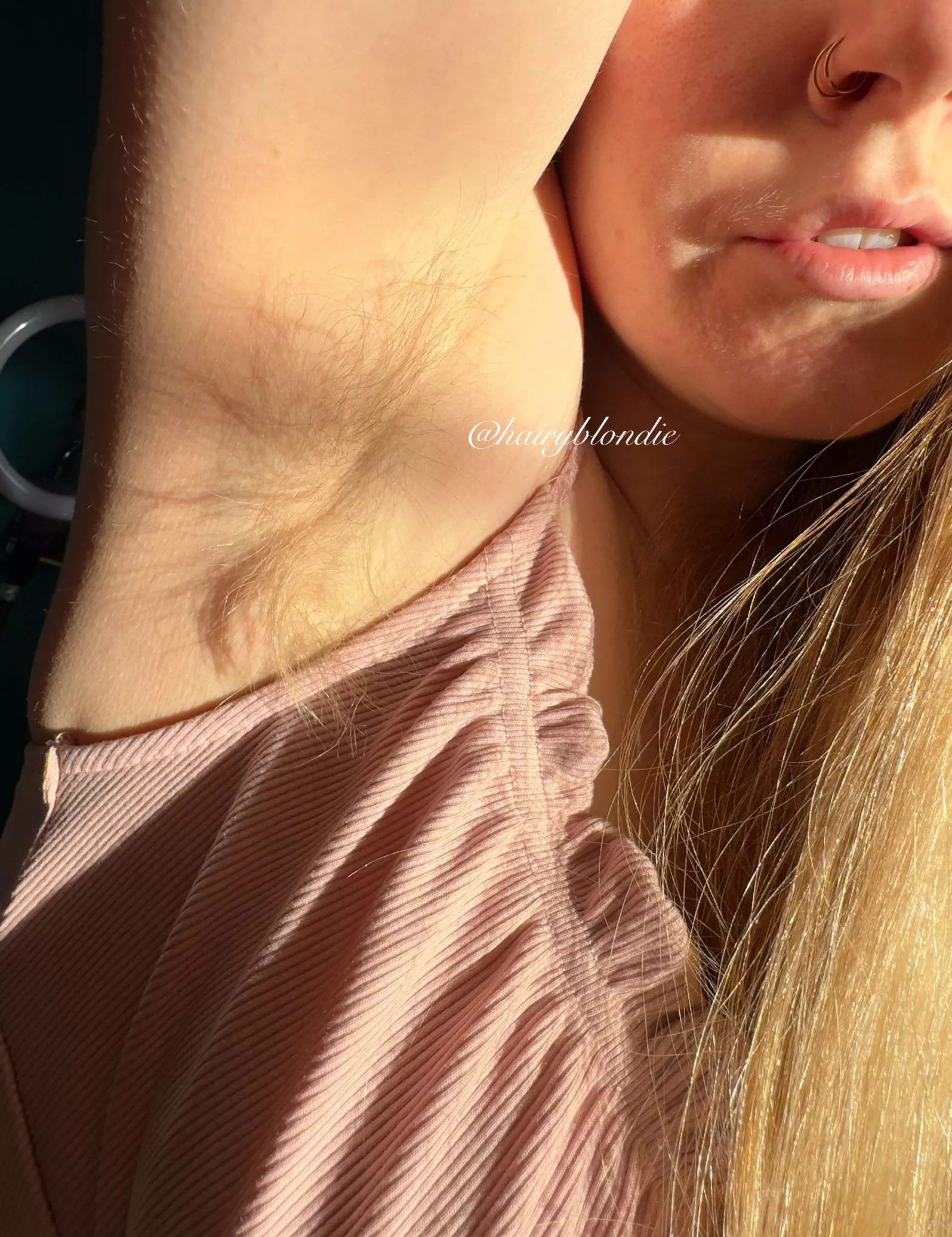 I’m soft and heavily scented under my arms posted by efiwfsn