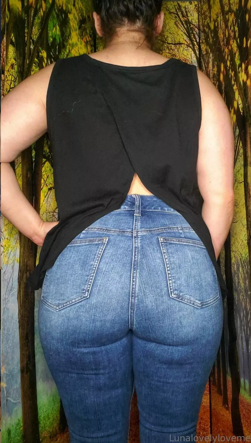 It's the perfect shirt to wear with jeans posted by Lunalovelyloveme