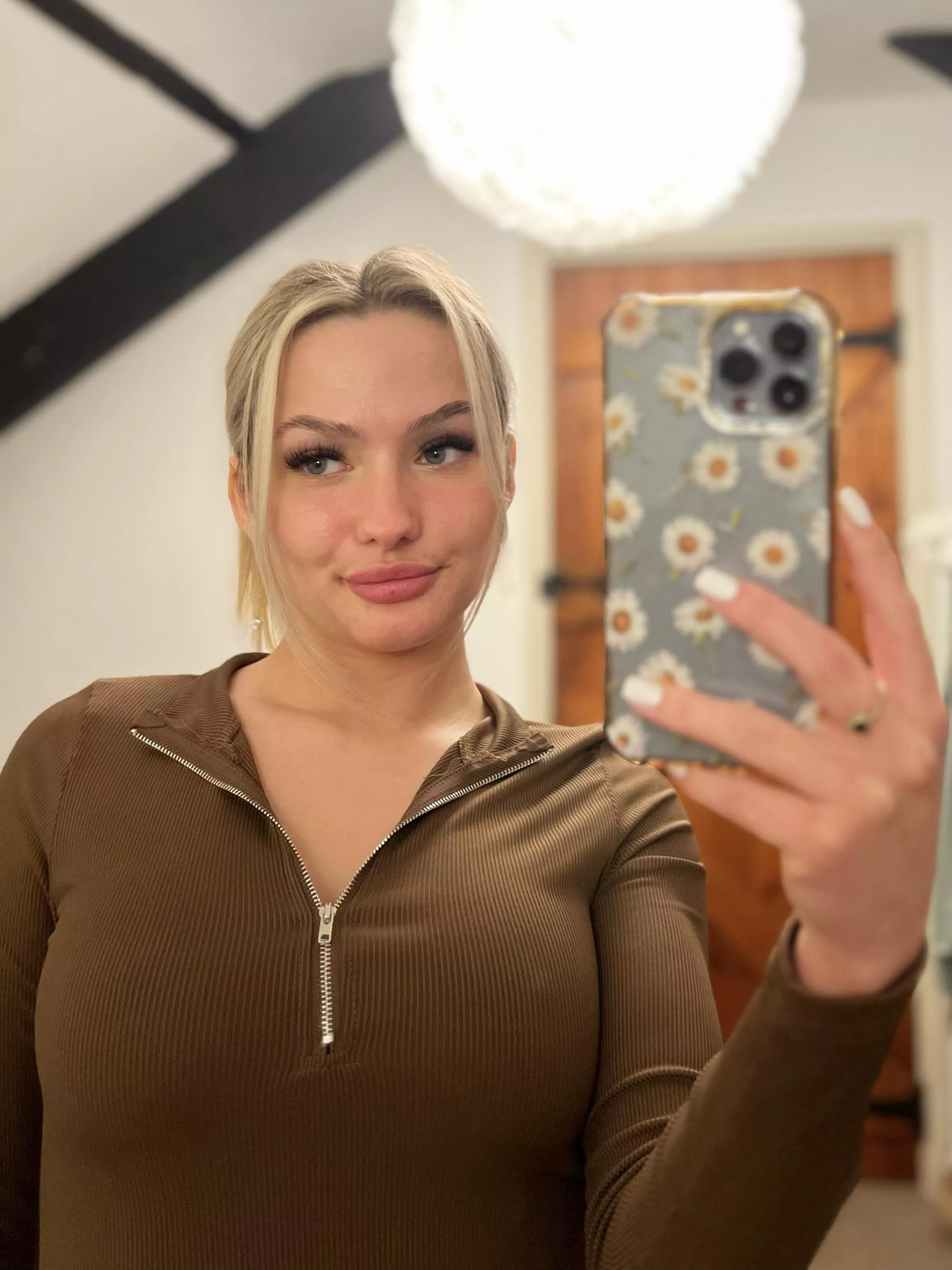 IUTR 😇 posted by Beautiful-Piano386