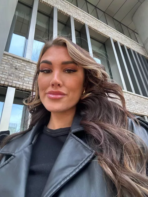 IUTR Babe by Gold_Peoniesa