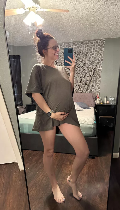 Just the cute MILF next door @smutty_fantasy by smuttyfantasy