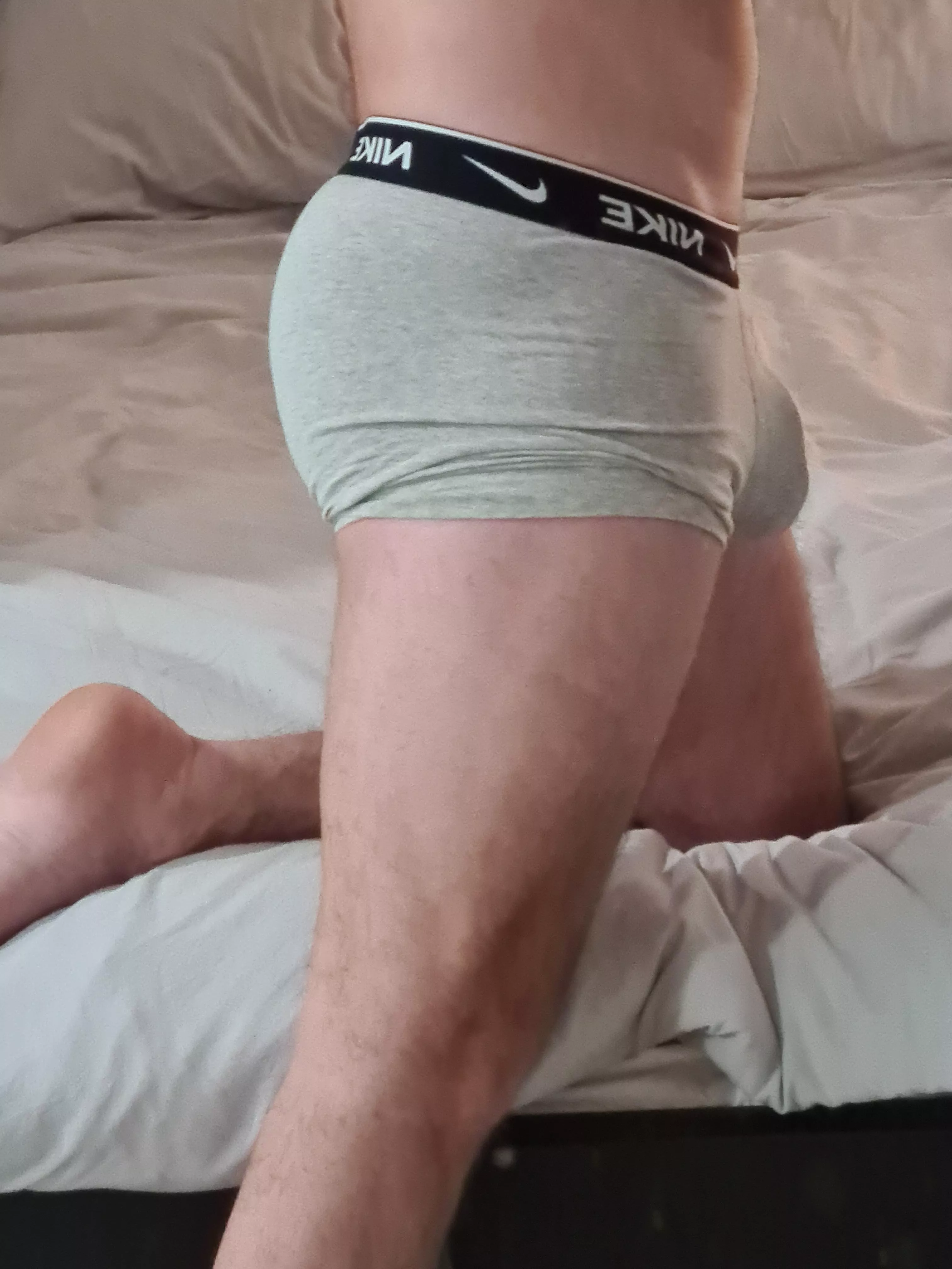 Late night vibes posted by Accurate-Vermicelli7