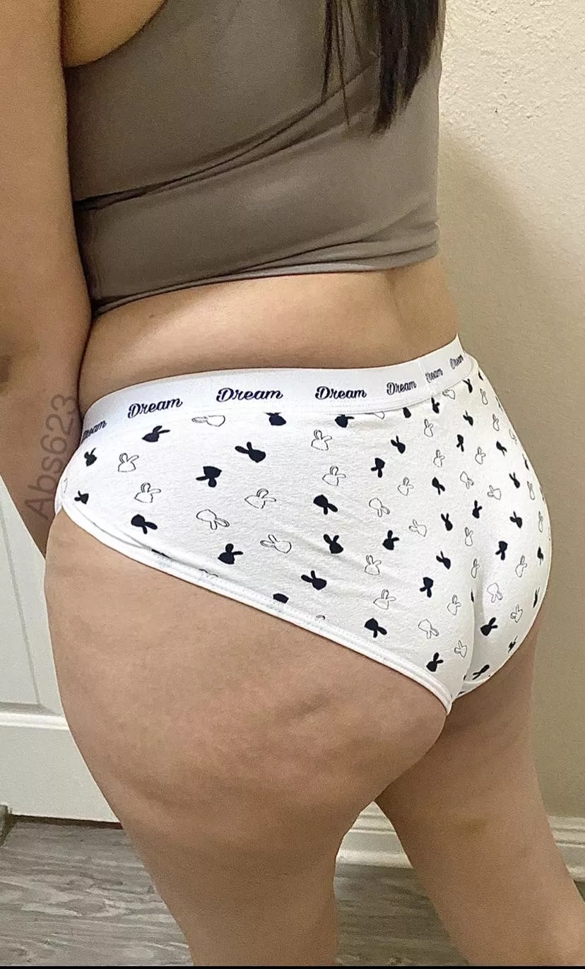 Latina Milf posted by abs623