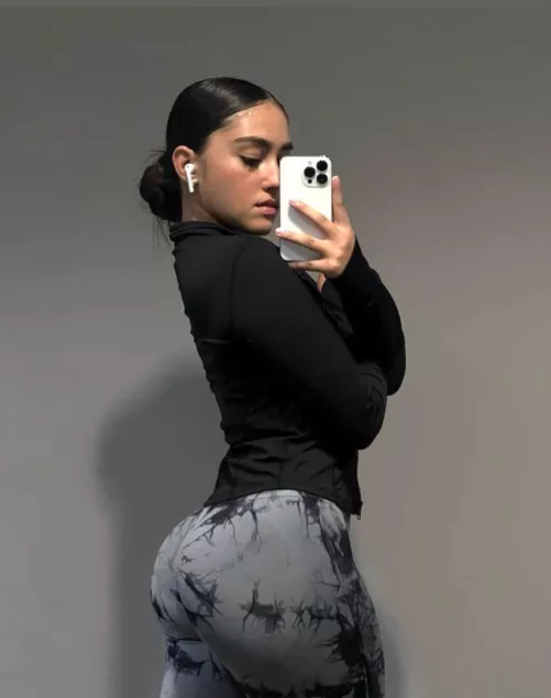 leg dayyy by Fast-Plum-8367