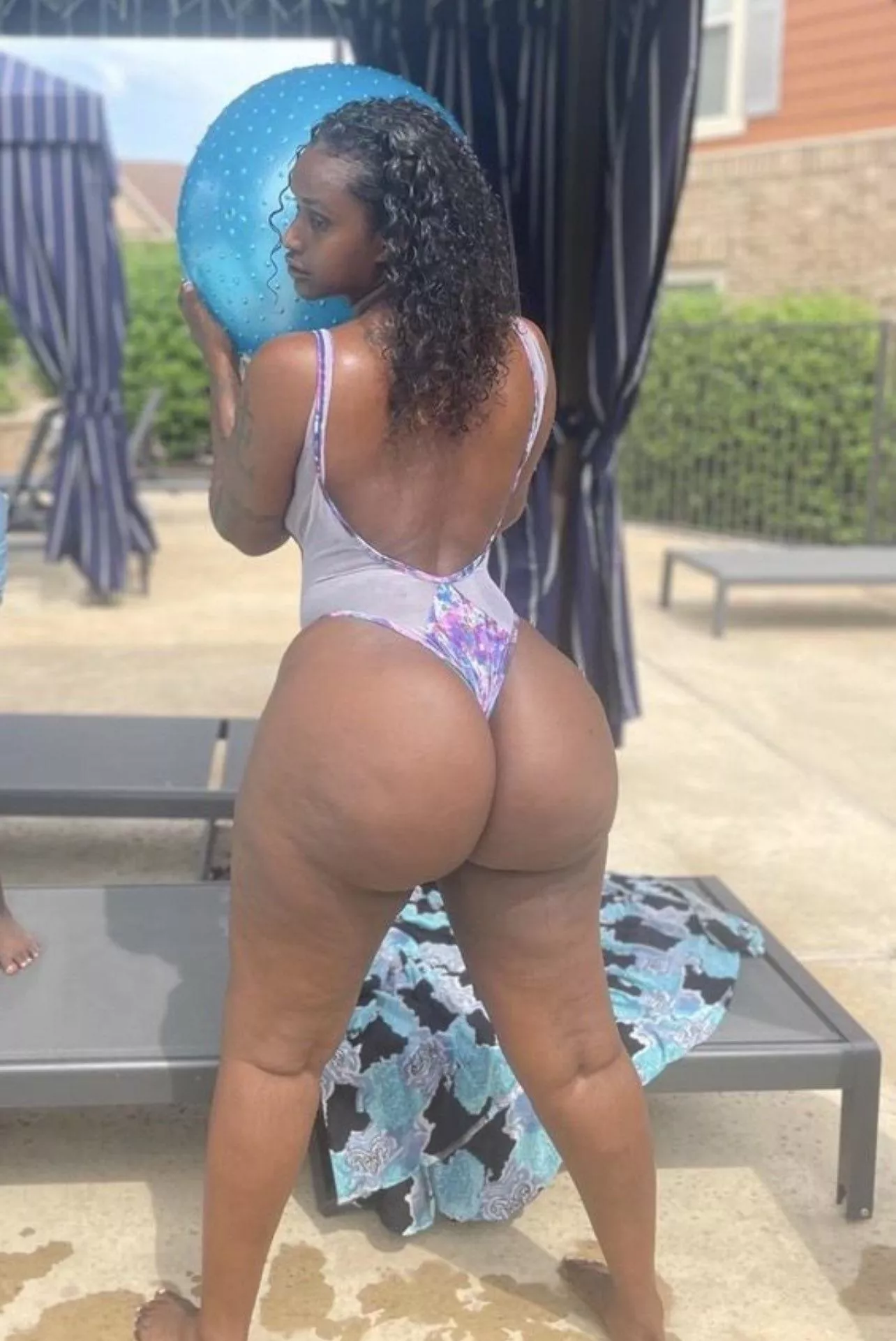 Looking delicious 😛😛🍑🍑 posted by Disastrous_Leave_727